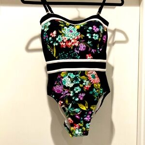 Lands’ End Retro One Piece Swimsuit Size 4